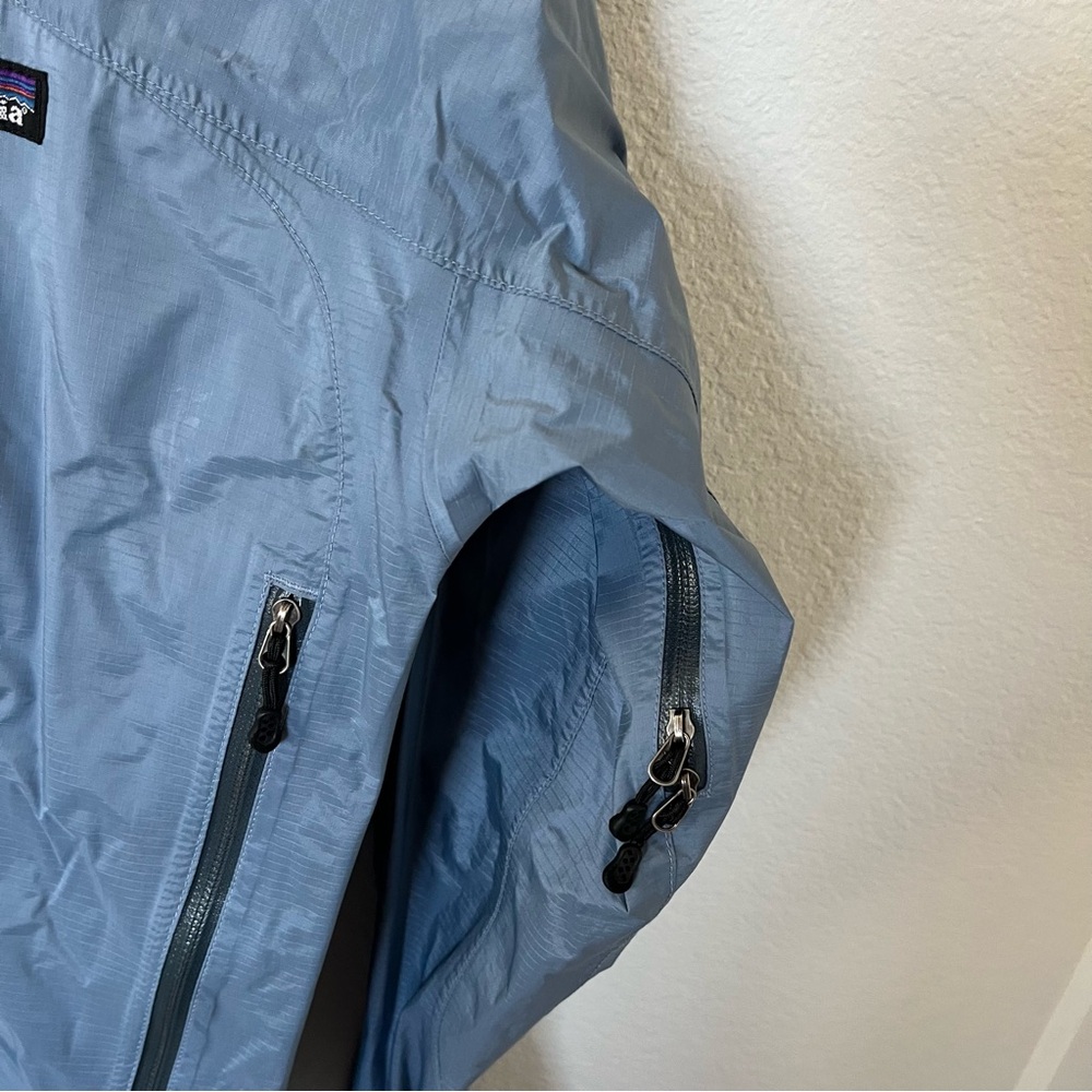 Patagonia Women's XS Torrentshell Rain Jacket - Picture 4 of 10
